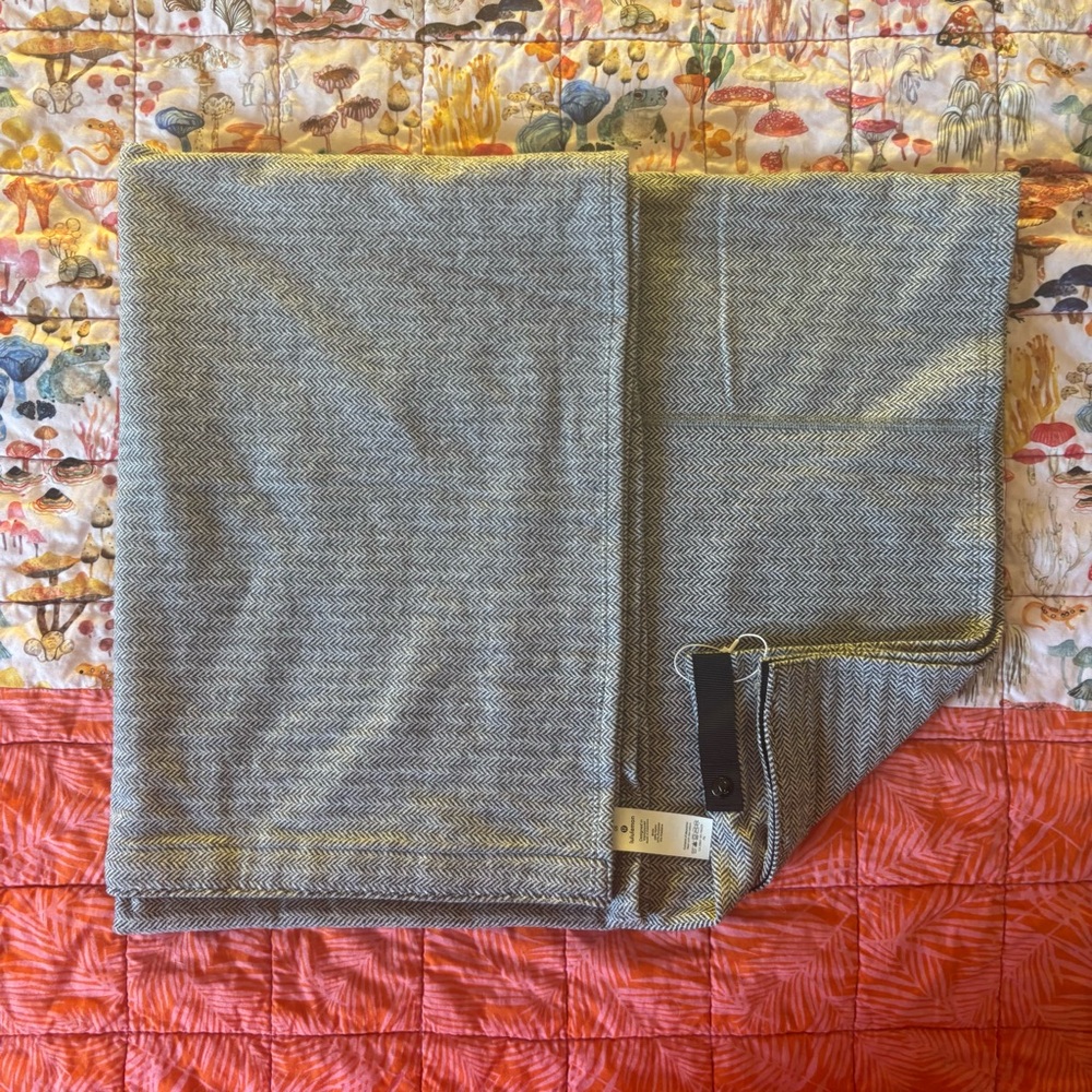 Lululemon Vinyasa Scarf NWOT